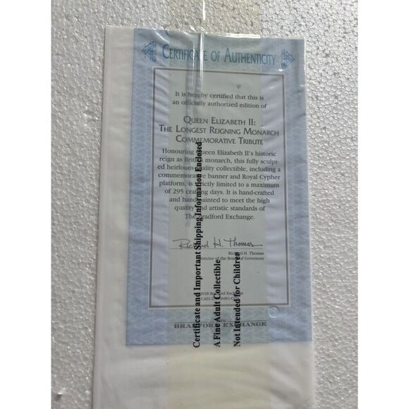 NIB QUEEN ELIZABETH II: The Longest Reigning Monarch Sculpture Diamond Jubilee - Picture 2 of 6